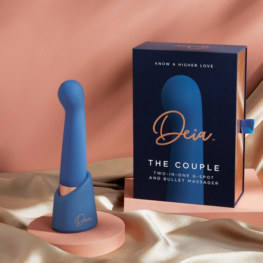 THE COUPLE - Sexy Living